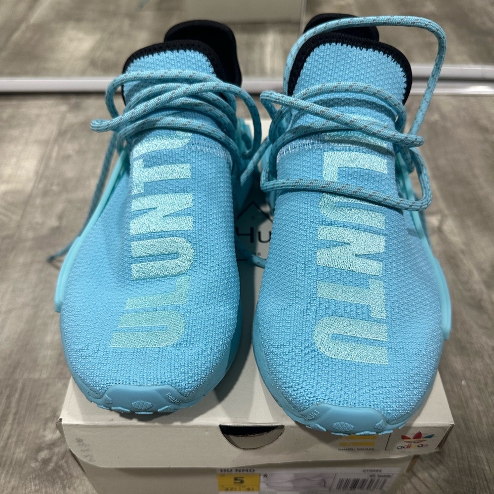 adidas NMD Hu
Pharrell Williams Clear Aqua